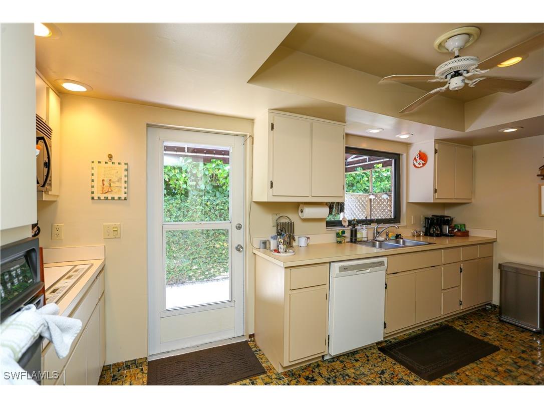 550 3rd Avenue N Naples FL 34102 225023998 image8