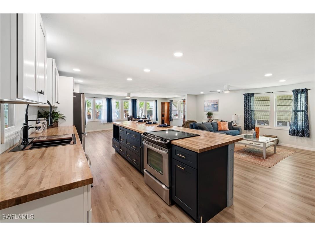 5520 Sir Walter Way North Fort Myers FL 33917 225036042 image1