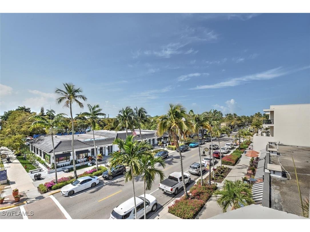 555 5th Ave S #PH-1 Naples FL 34102 225034828 image16