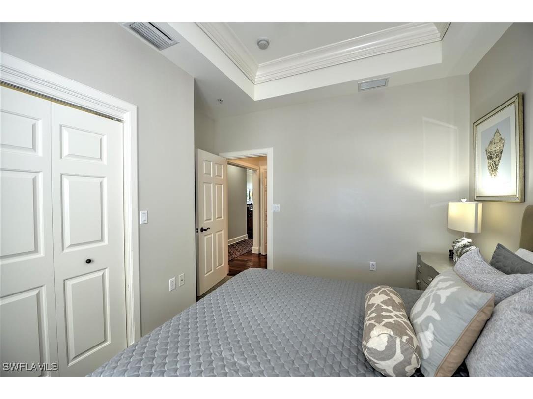 555 5th Ave S #PH-1 Naples FL 34102 225034828 image21