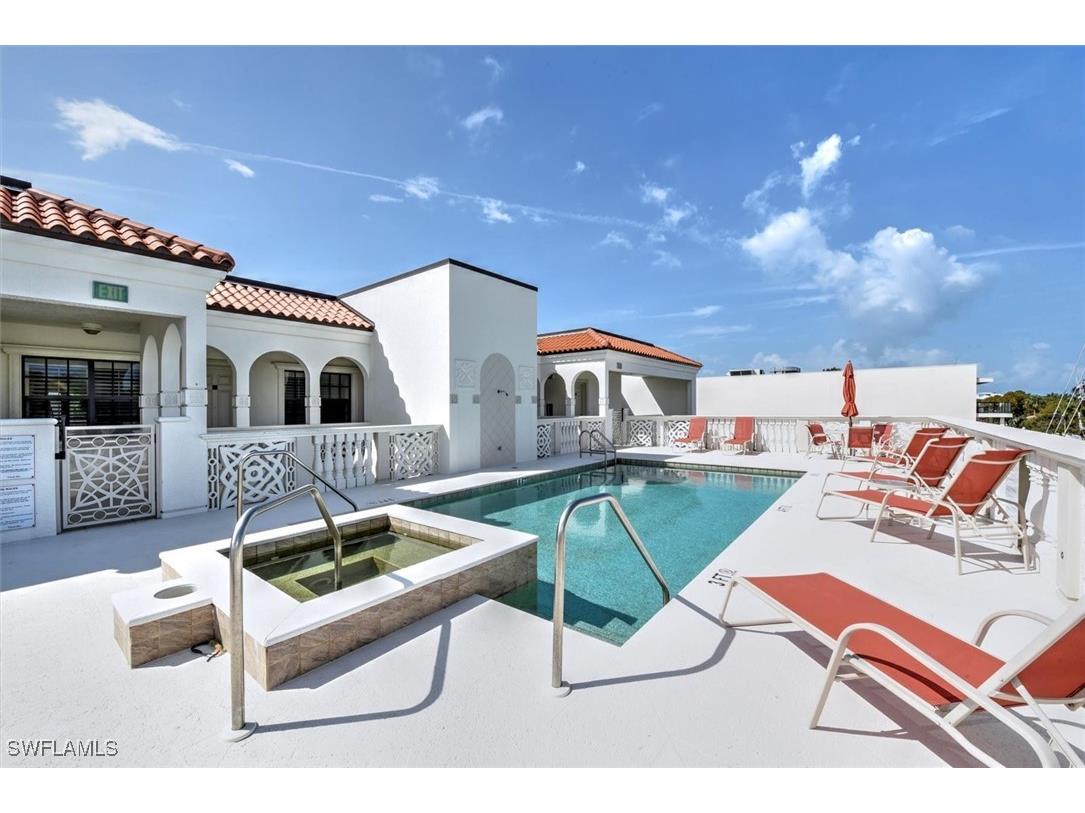 555 5th Ave S #PH-1 Naples FL 34102 225034828 image26