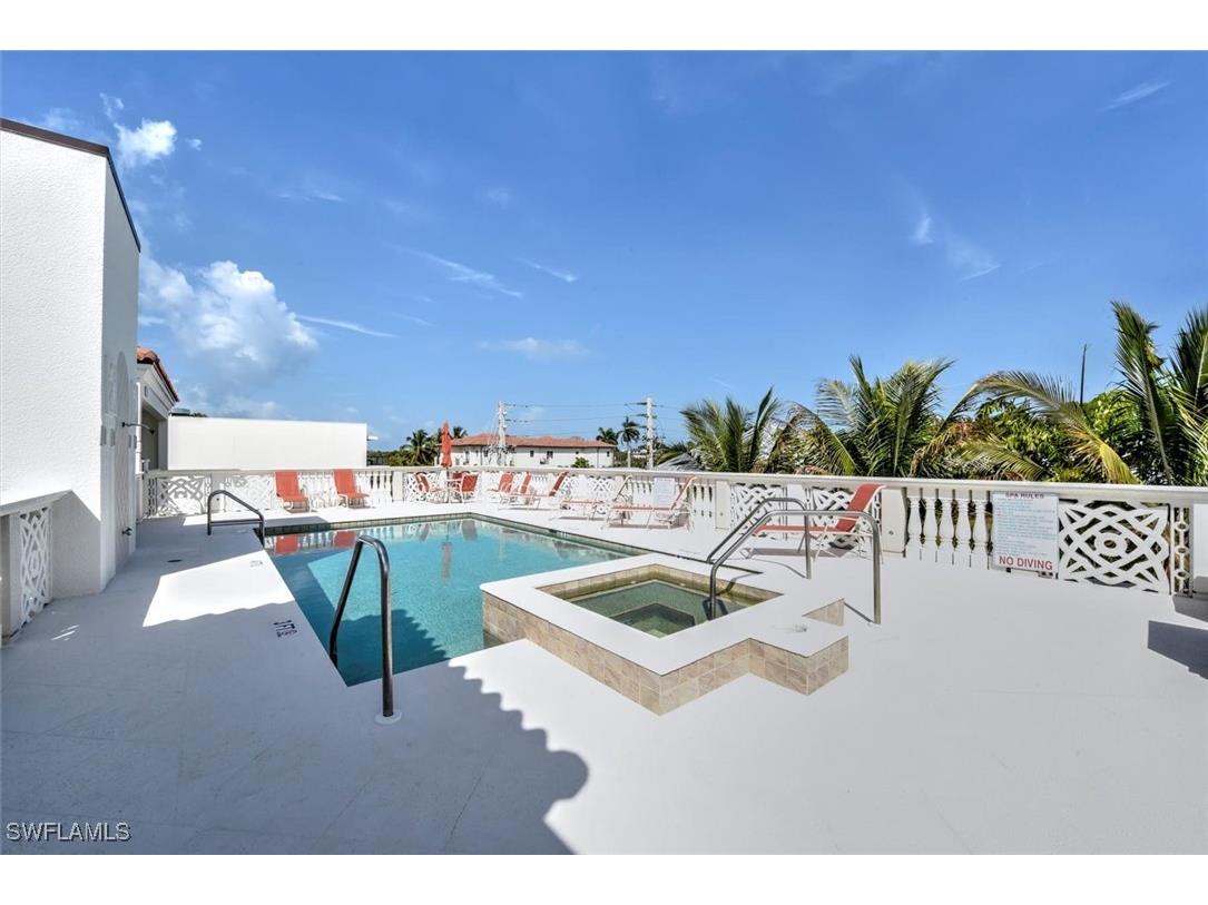 555 5th Ave S #PH-1 Naples FL 34102 225034828 image27