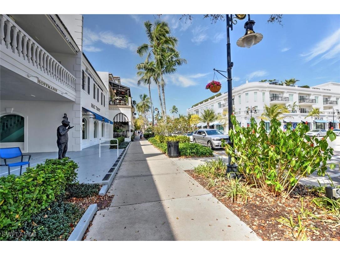 555 5th Ave S #PH-1 Naples FL 34102 225034828 image29