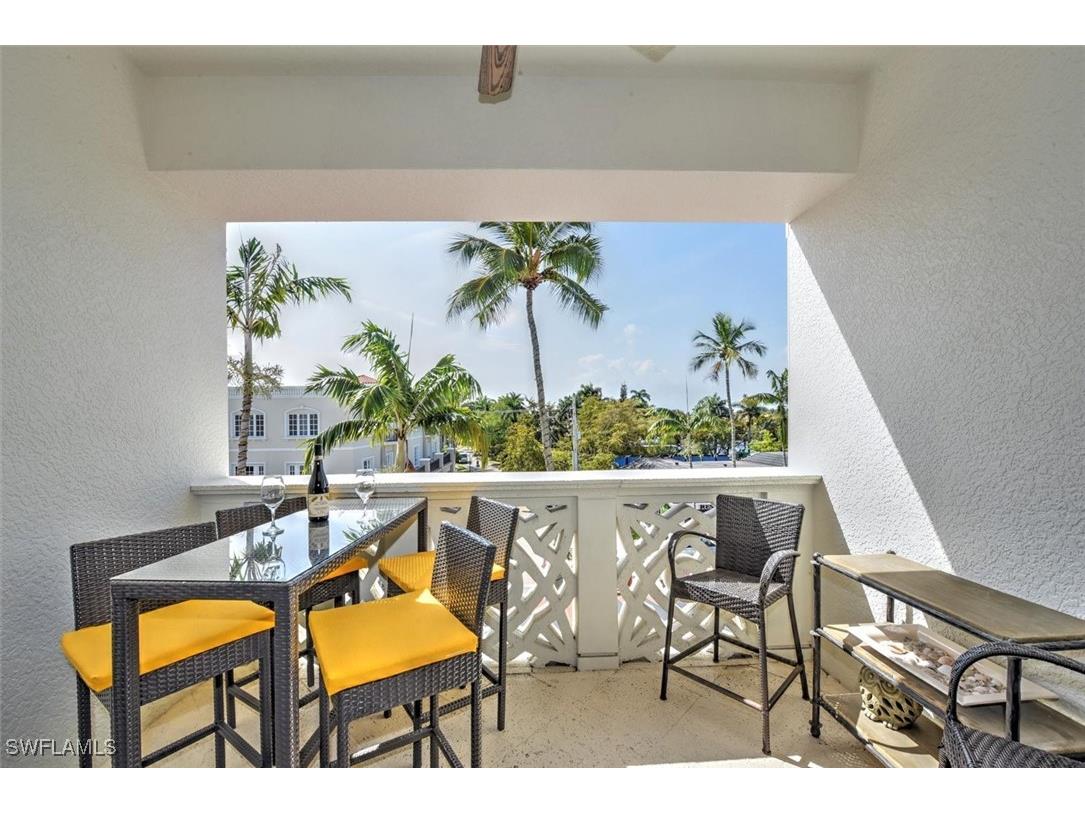 555 5th Ave S #PH-1 Naples FL 34102 225034828 image5