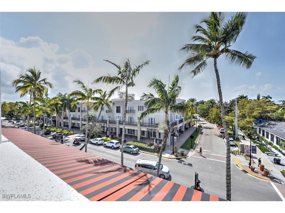 555 5th Ave S #PH-1 Naples FL 34102 225034828 image6