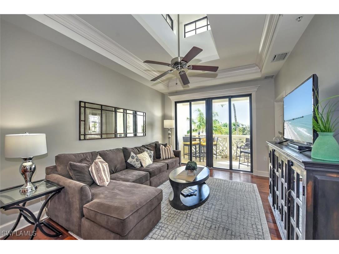 555 5th Ave S #PH-1 Naples FL 34102 225034828 image8