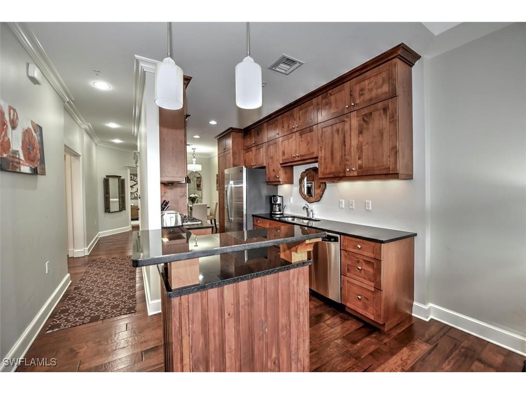 555 5th Ave S #PH-1 Naples FL 34102 225034828 image9