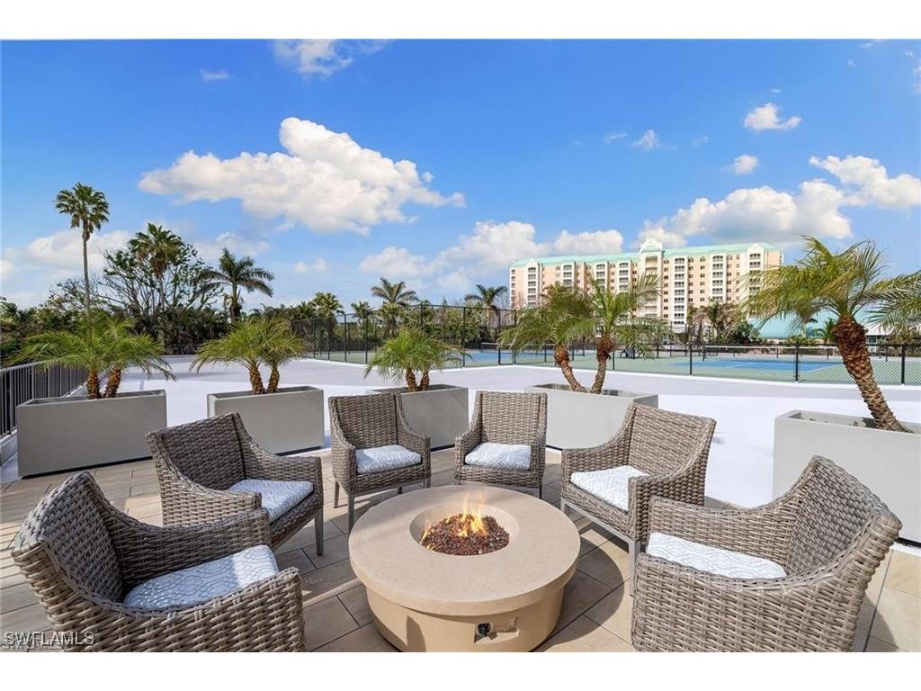 5601 Turtle Bay Drive #302 Naples FL 34108 223066120 image1