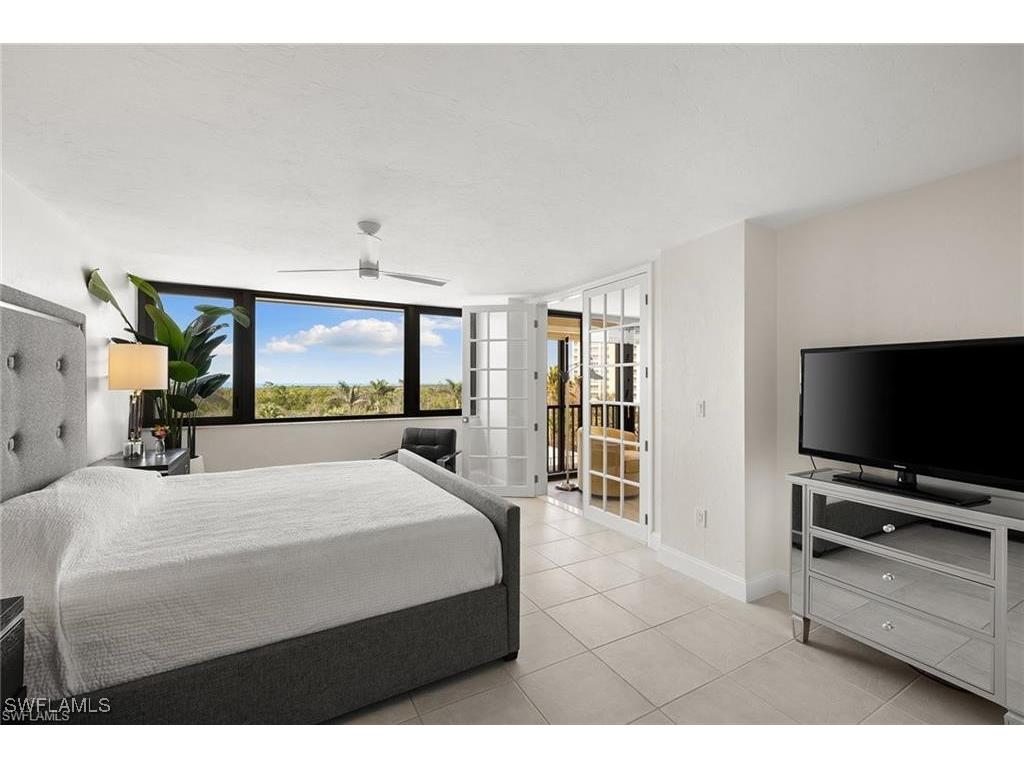 5601 Turtle Bay Drive #302 Naples FL 34108 225044566 image18