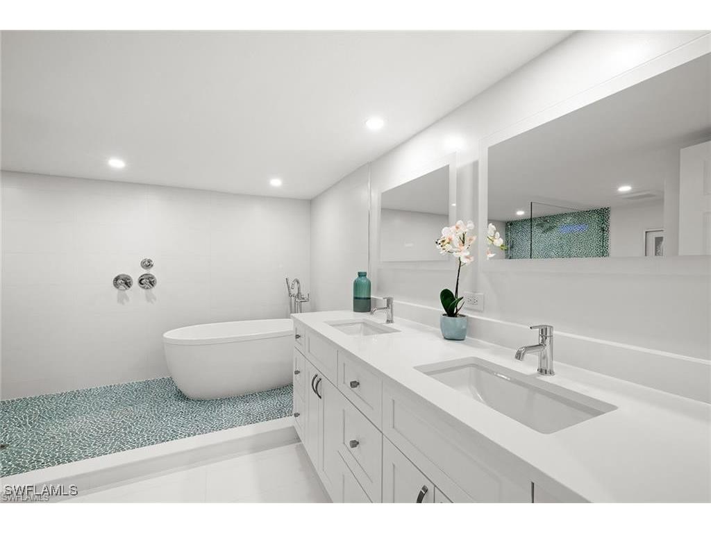 5601 Turtle Bay Drive #302 Naples FL 34108 225044566 image21