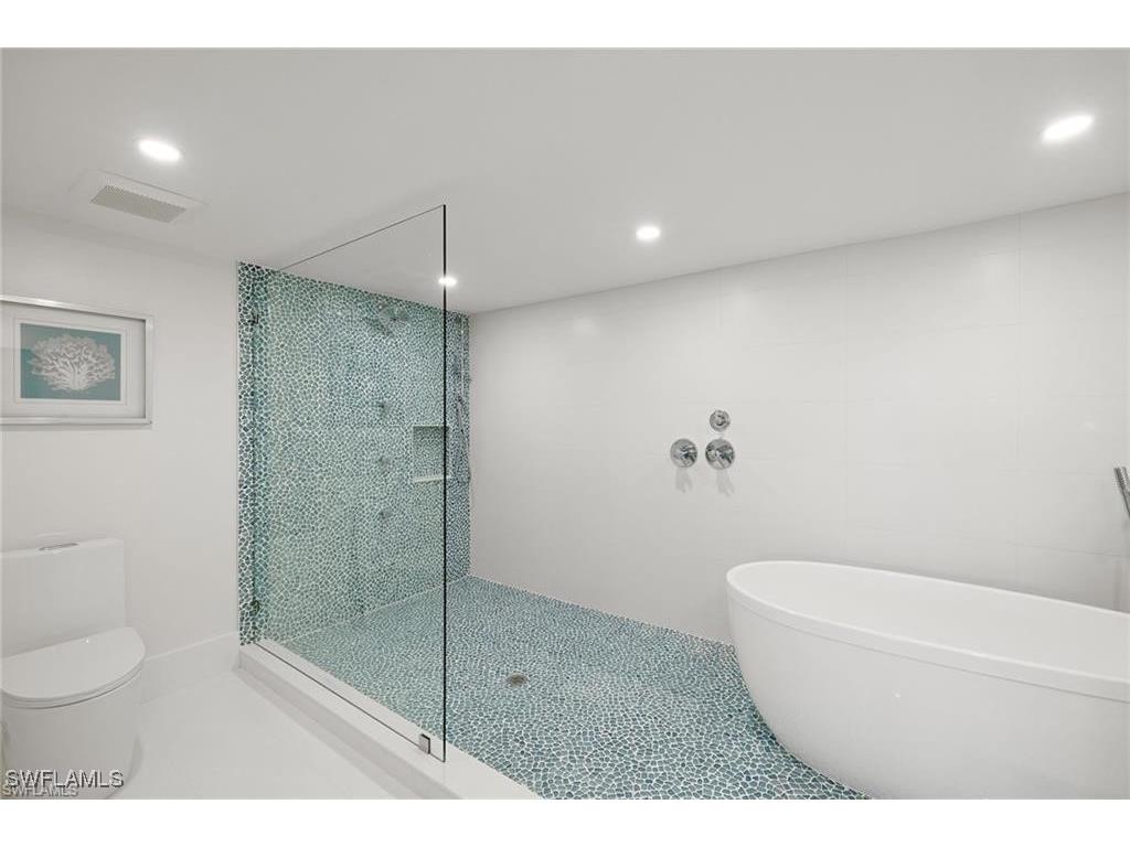 5601 Turtle Bay Drive #302 Naples FL 34108 225044566 image23