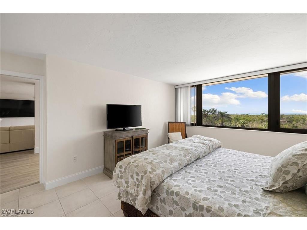 5601 Turtle Bay Drive #302 Naples FL 34108 225044566 image24