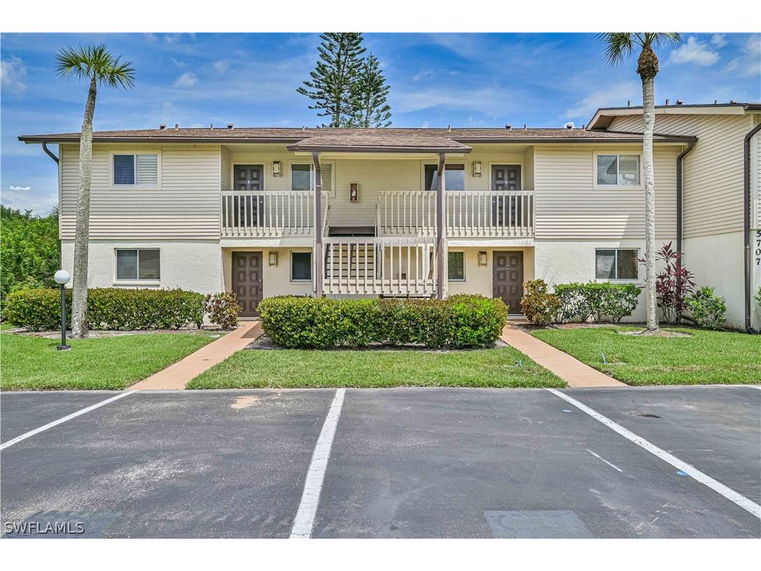 5707 Foxlake Drive #6 North Fort Myers FL 33917 222063547 image1