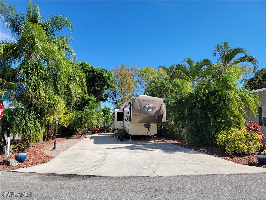 5761 Brightwood Drive Fort Myers FL 33905 225022360 image2