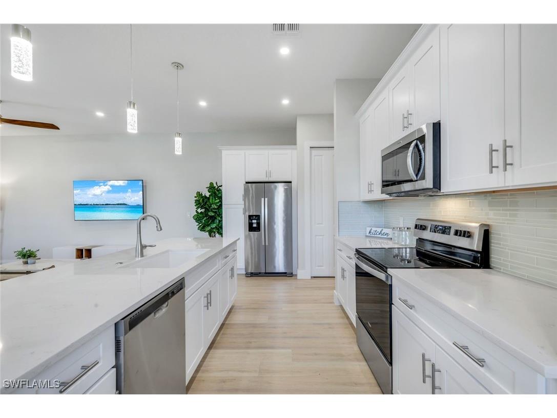 5768 Jasper Way #101 Naples FL 34112 224067358 image4