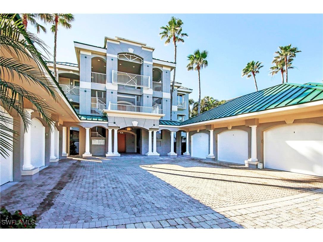 5775 Baltusrol Court #302 Sanibel FL 33957 225016011 image1