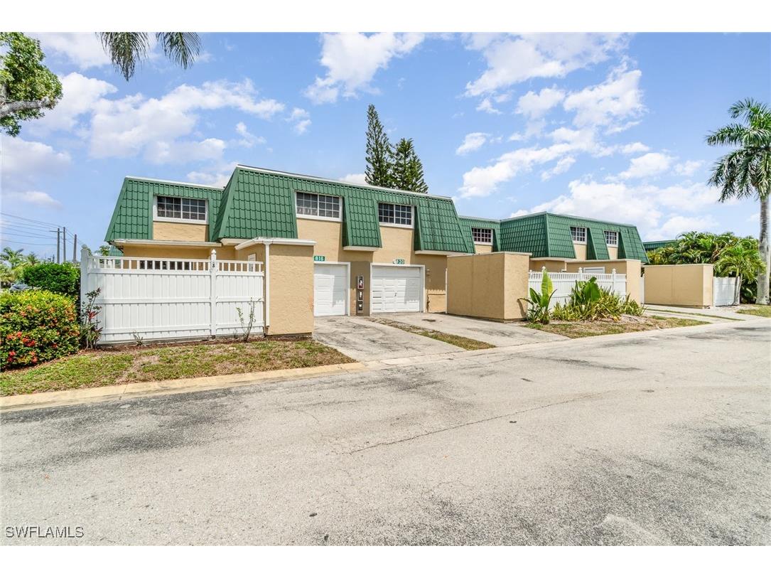 5816 Whiting Court Fort Myers FL 33919 225044669 image1