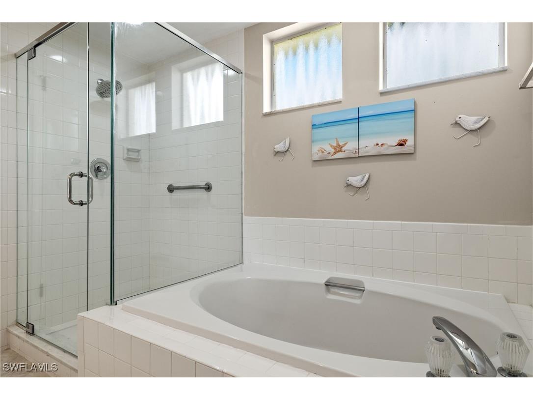 5817 Glencove Drive #405 Naples FL 34108 224077285 image8