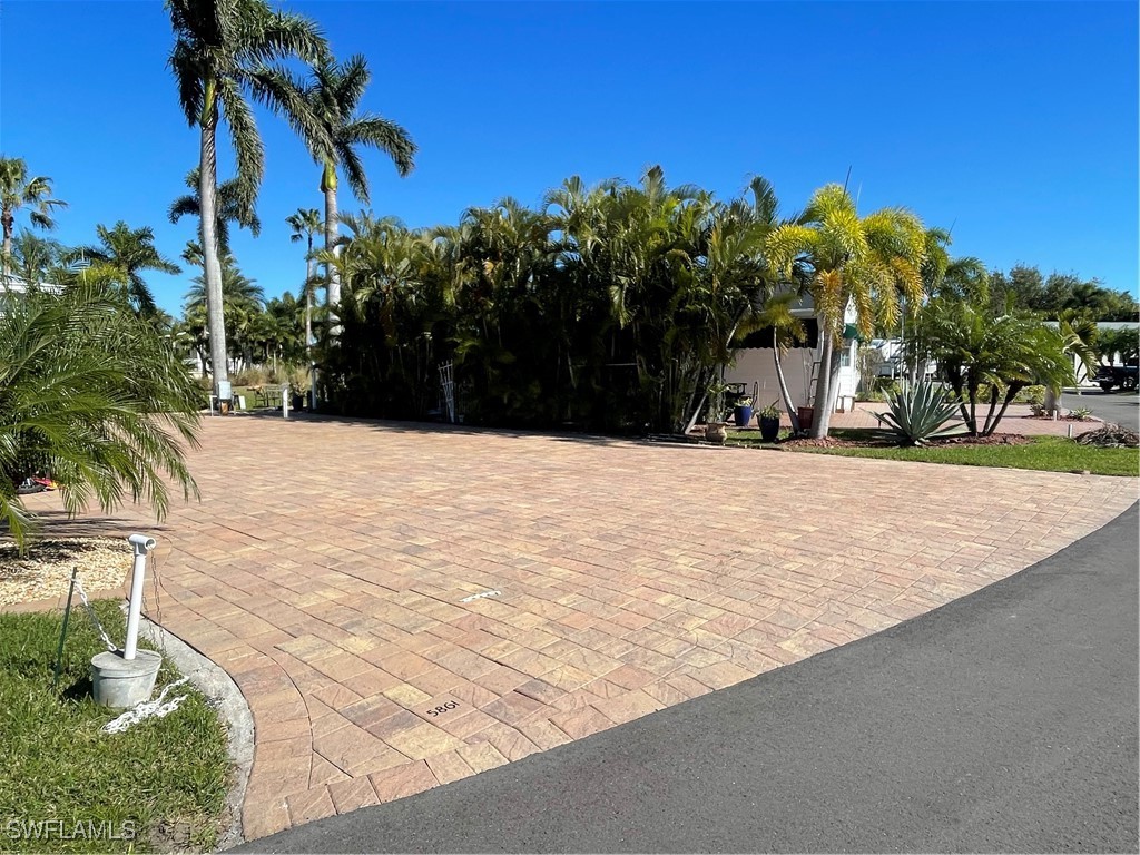 5861 Maplewood Court Fort Myers FL 33905 224097912 image8