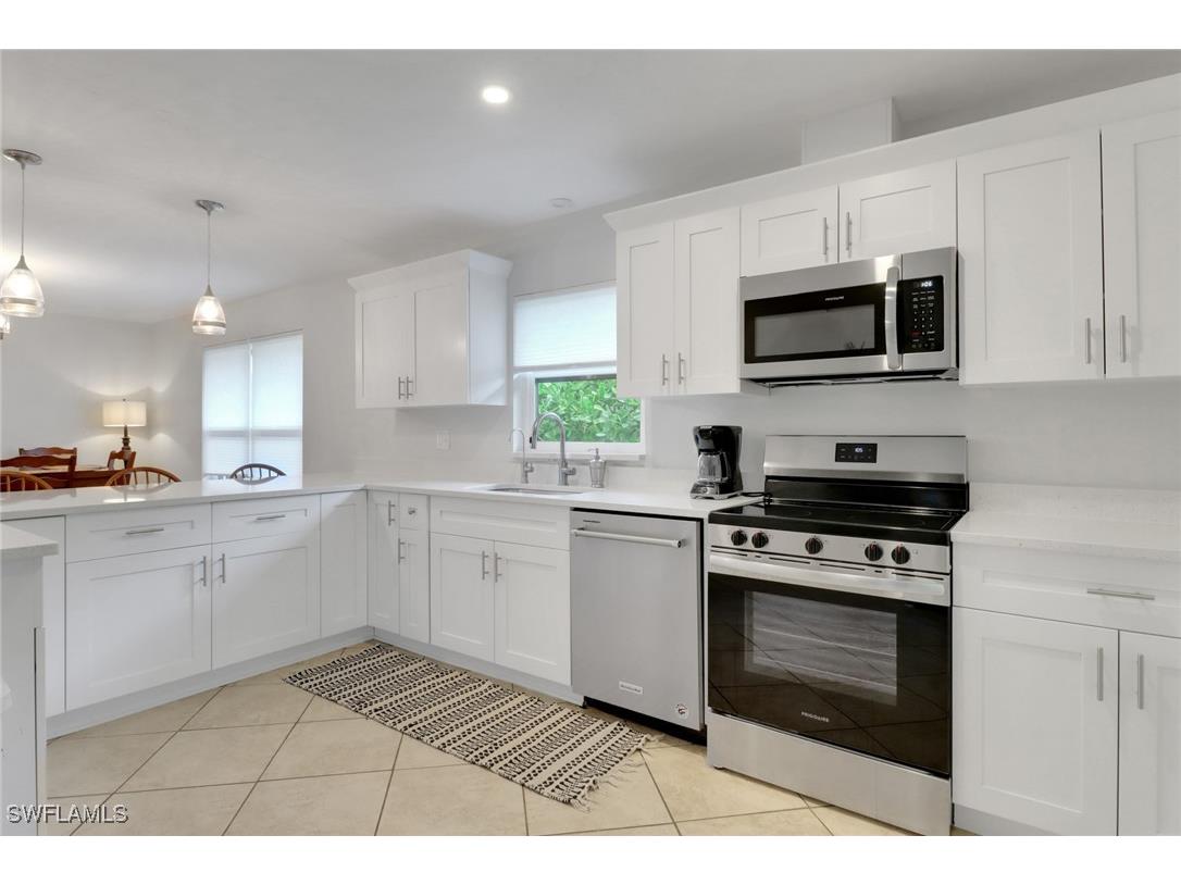 590 104th Avenue N Naples FL 34108 225034151 image1