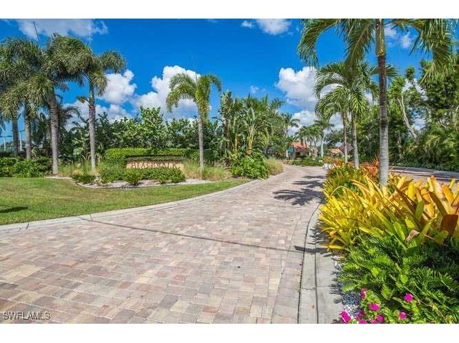 592 Beachwalk Circle #N-304 Naples FL 34108 225044834 image1