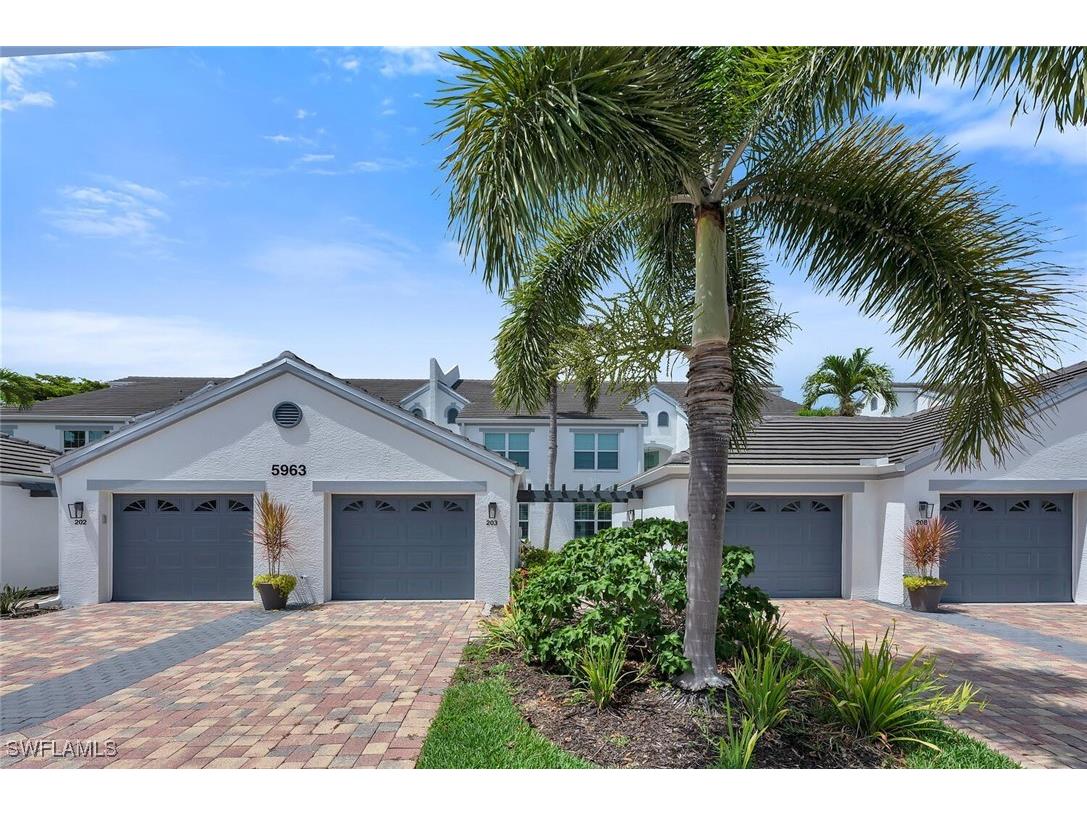 5963 Sand Wedge Lane #203 Naples FL 34110 225054437 image1
