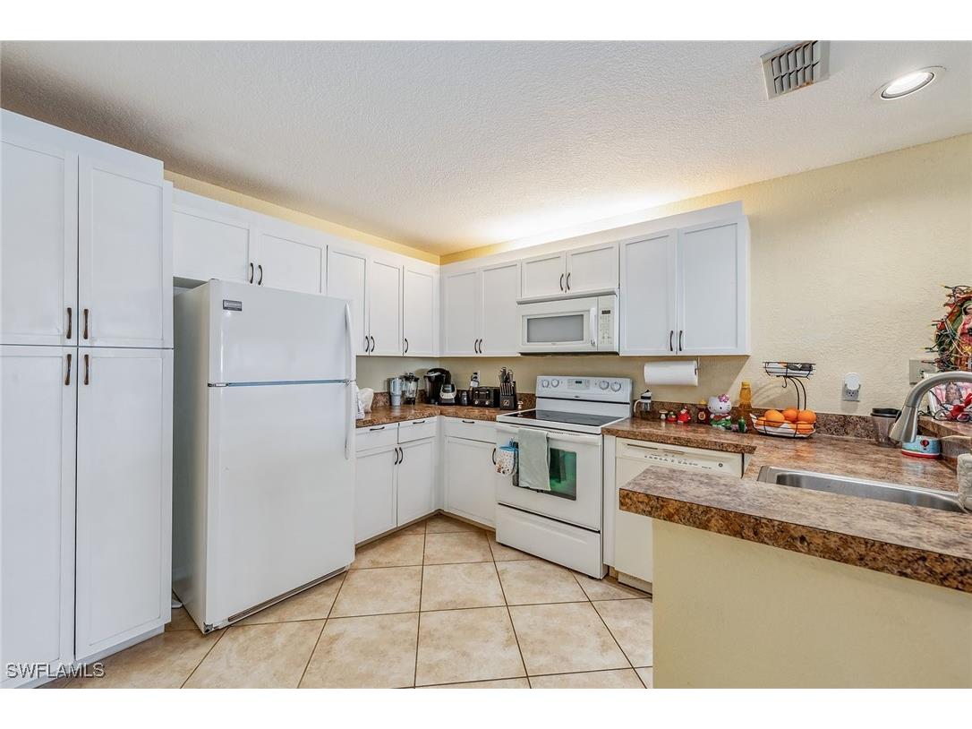 60 Emerald Woods Drive #B1 Naples FL 34108 225029260 image7