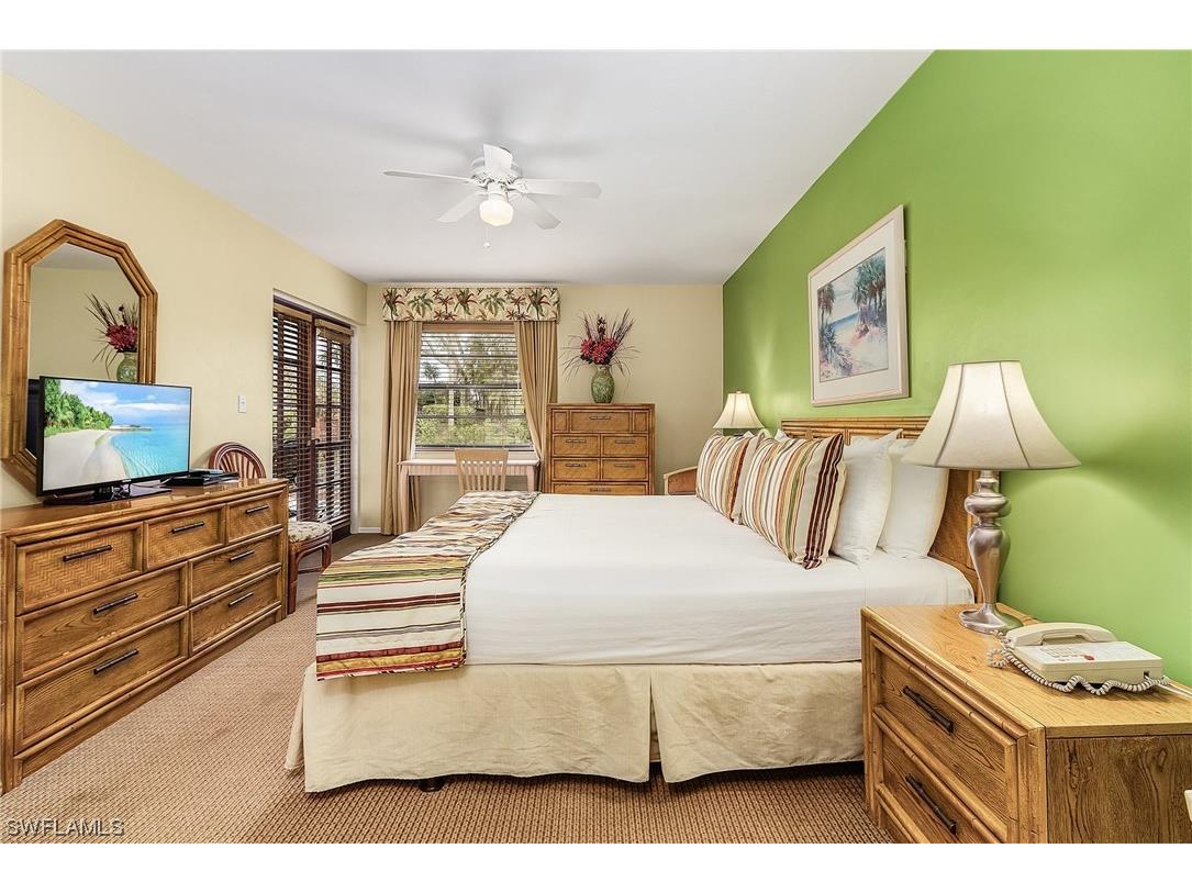 600 Neapolitan Way #239 Naples FL 34103 223026358 image1