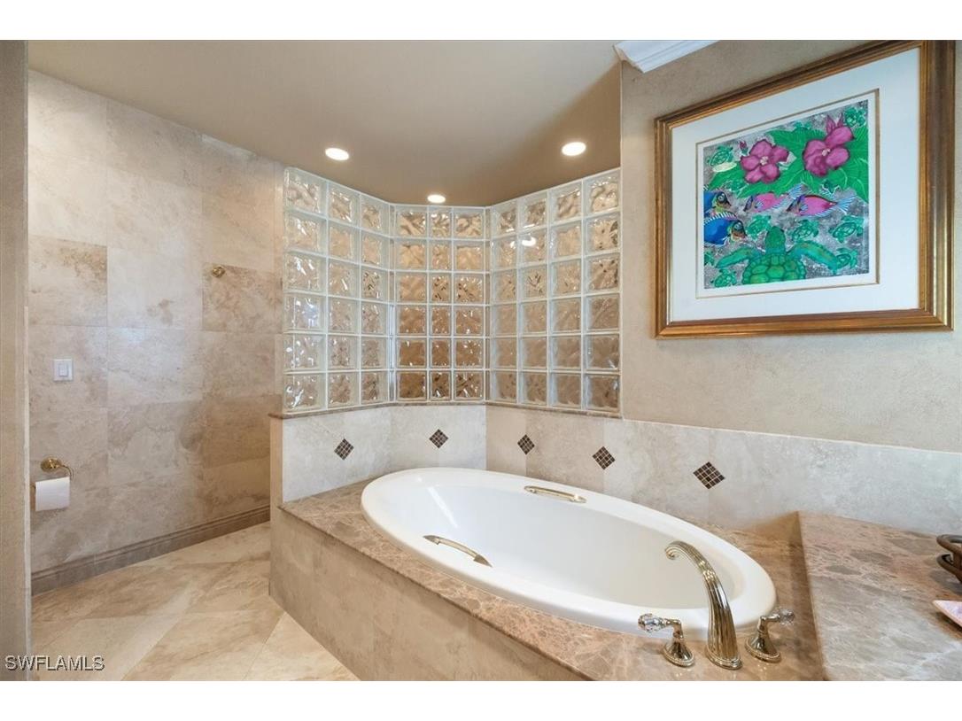 600 Port Side Drive Naples FL 34103 225047246 image16