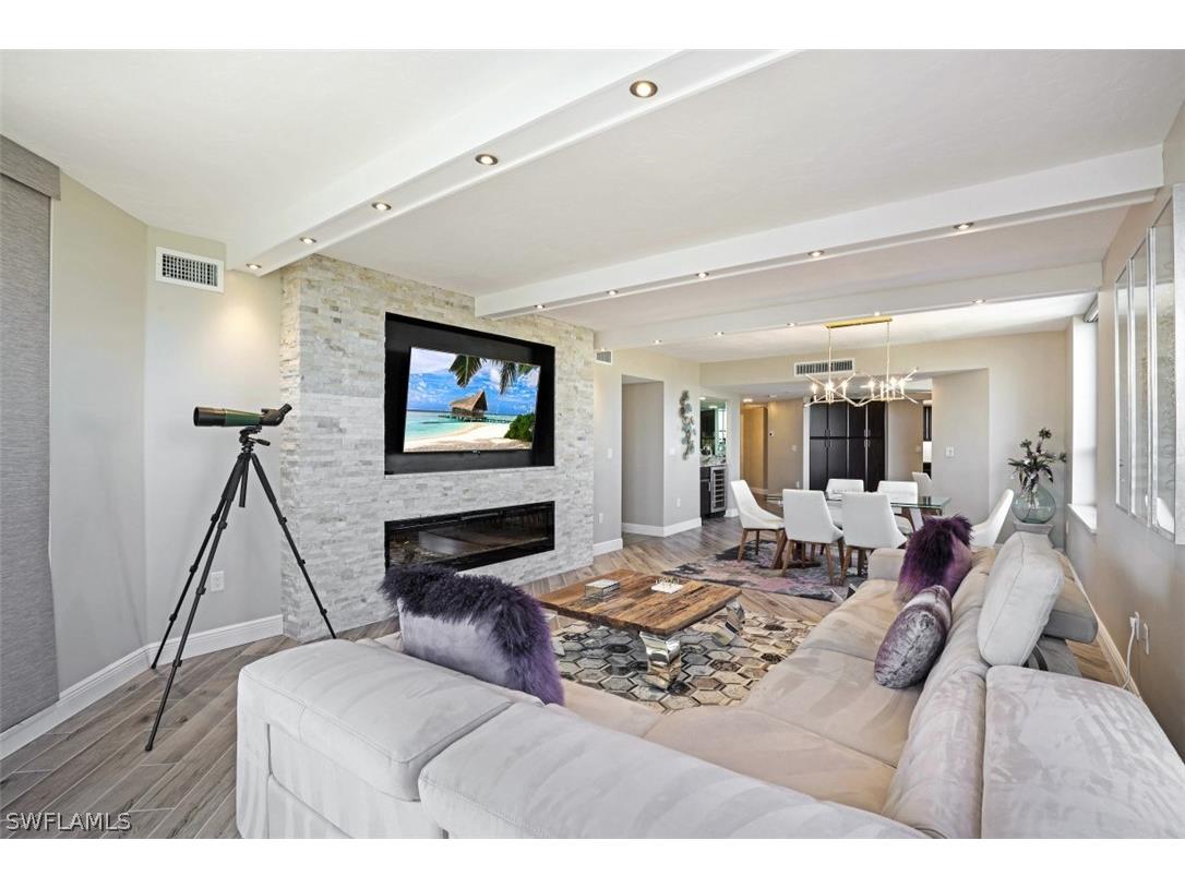 6001 Pelican Bay Boulevard #305 Naples FL 34108 222089704 image1