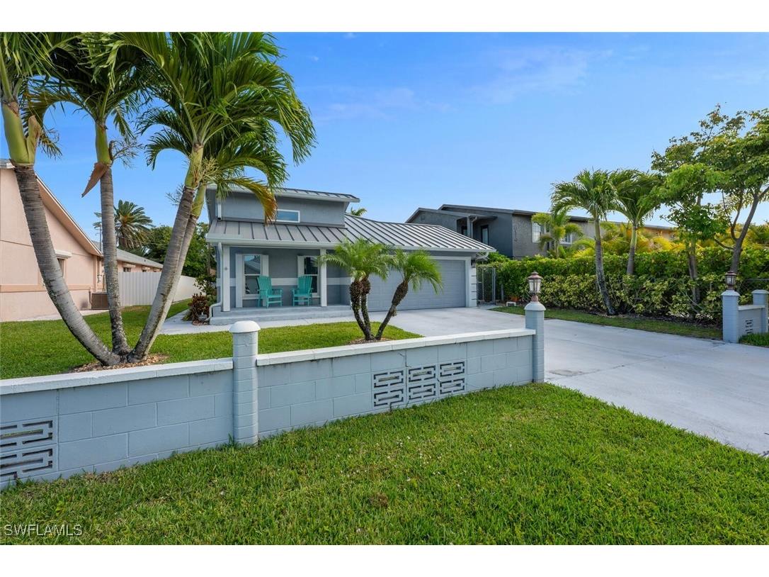 607 92nd Avenue N Naples FL 34108 225048121 image1