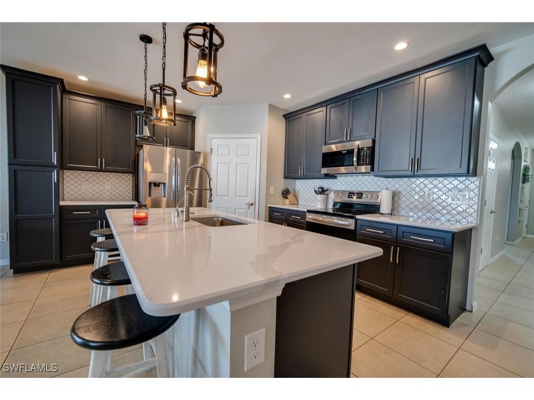 607 NW 13th Street Cape Coral FL 33993 225033926 image1