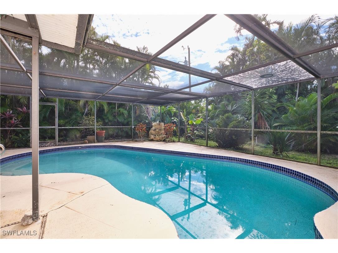 612 SE 2nd Street Cape Coral FL 33990 225005889 image1