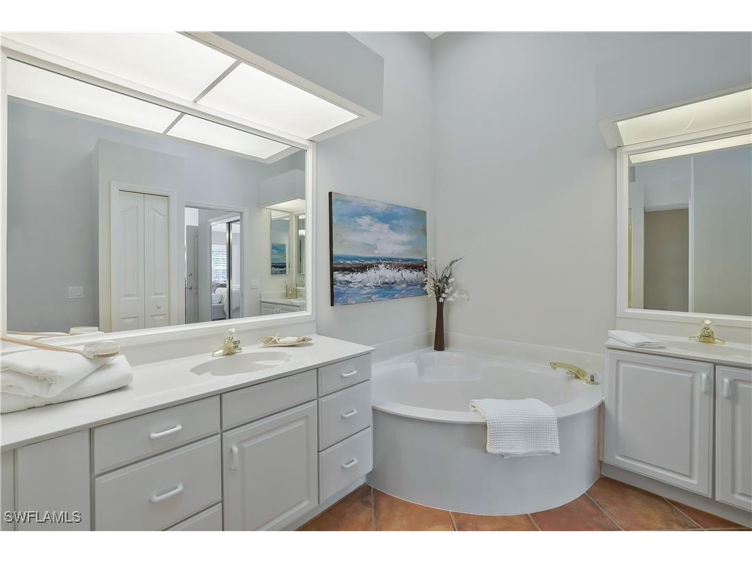 6230 Reserve Circle #703 Naples FL 34119 225028820 image10