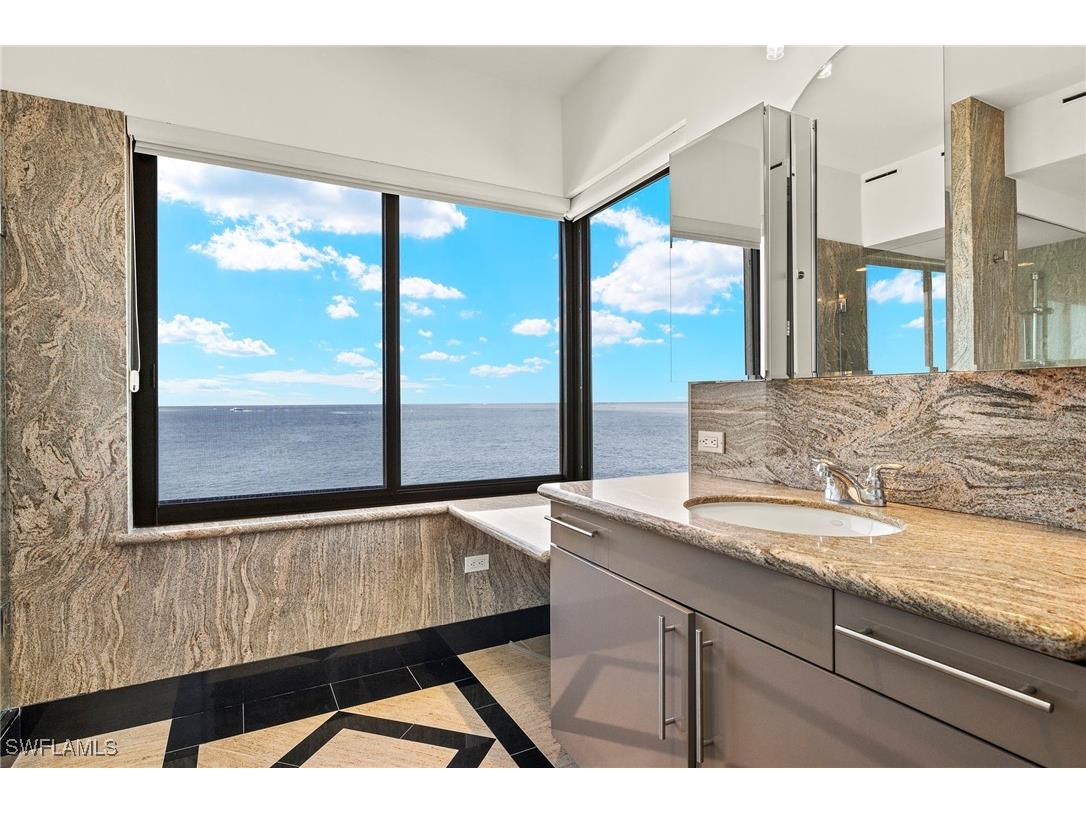 625 La Peninsula Boulevard #625 Naples FL 34113 225046160 image19