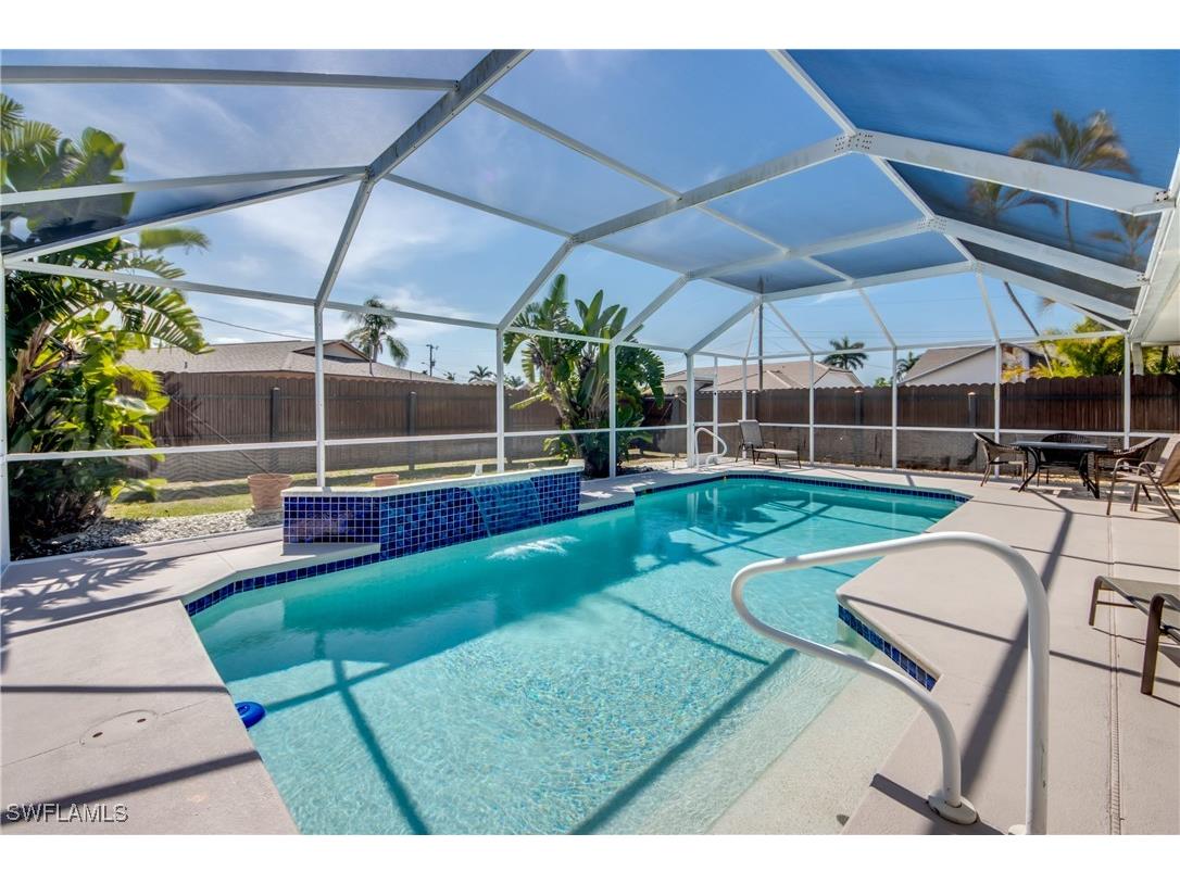 627 SE 20th Place Cape Coral FL 33990 225041889 image1