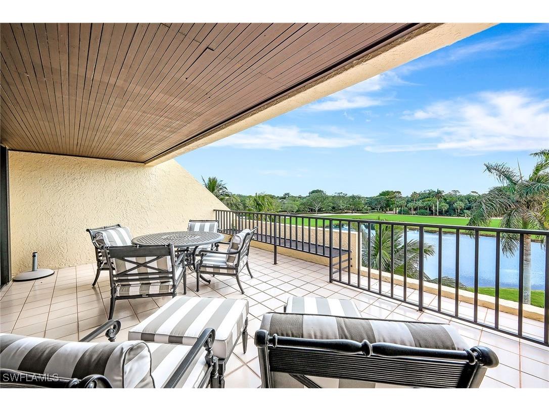 6360 Pelican Bay Boulevard #304C Naples FL 34108 224104218 image1