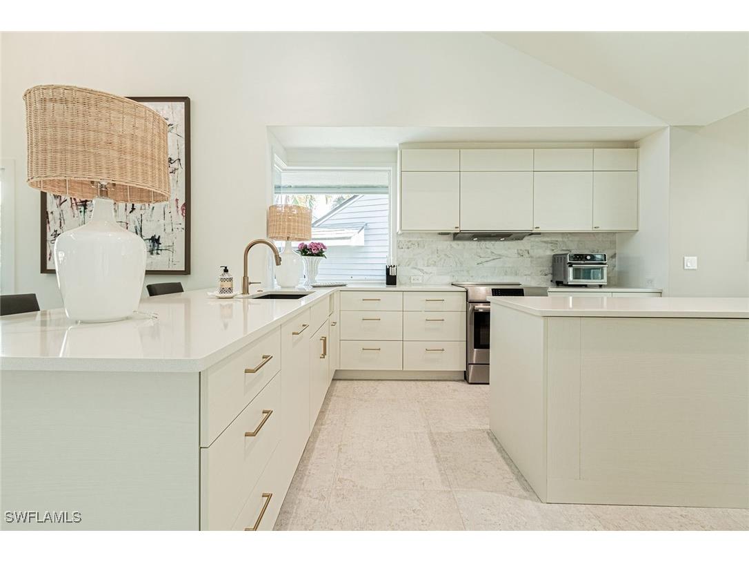 643 Bridgeway Lane Naples FL 34108 225011332 image11