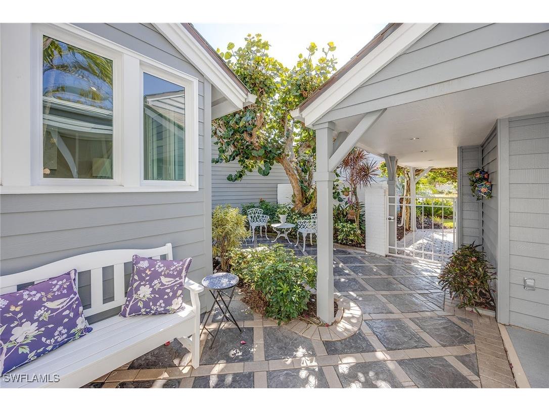 643 Bridgeway Lane Naples FL 34108 225011332 image4