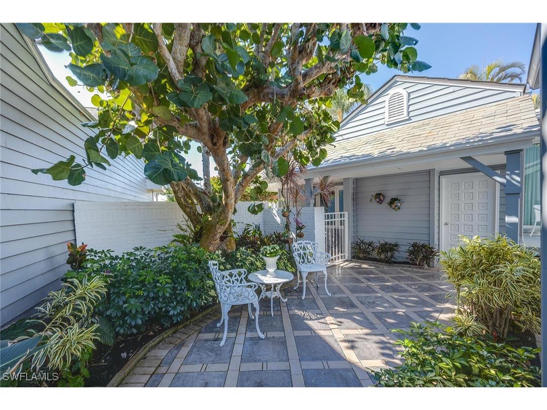 643 Bridgeway Lane Naples FL 34108 225011332 image5