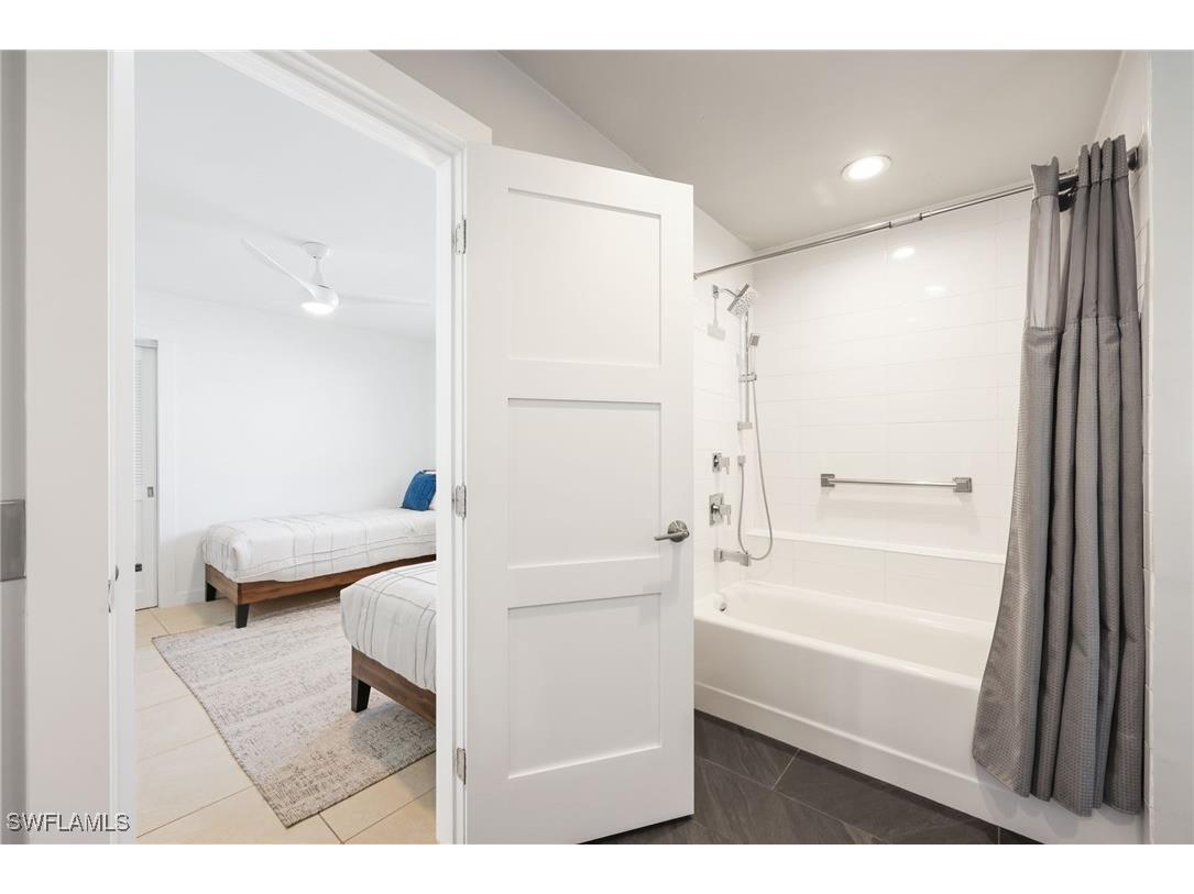 648 96th Avenue N Naples FL 34108 225050009 image20