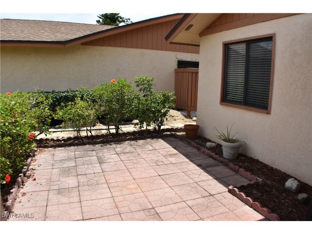6487 Royal Woods Drive Fort Myers FL 33908 225043987 image2
