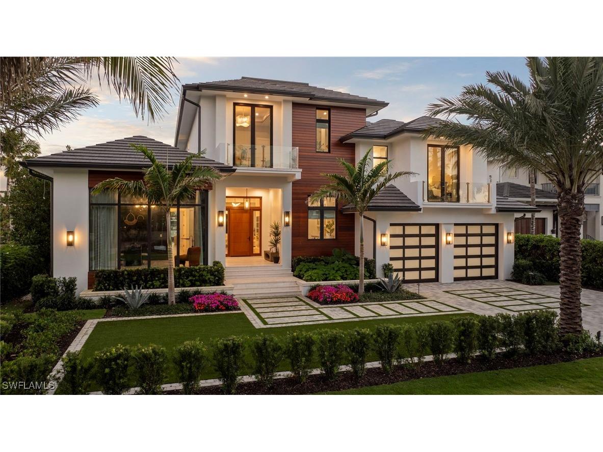 660 21st Avenue S Naples FL 34102 225022967 image1