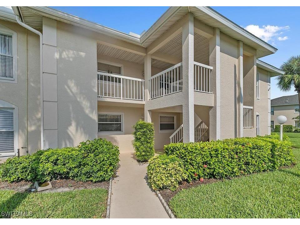 661 Squire Circle #203 Naples FL 34104 223085680 image1