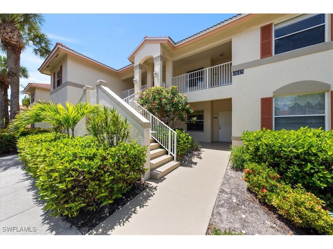 6645 Huntington Lakes Circle #202 Naples FL 34119 225042621 image1
