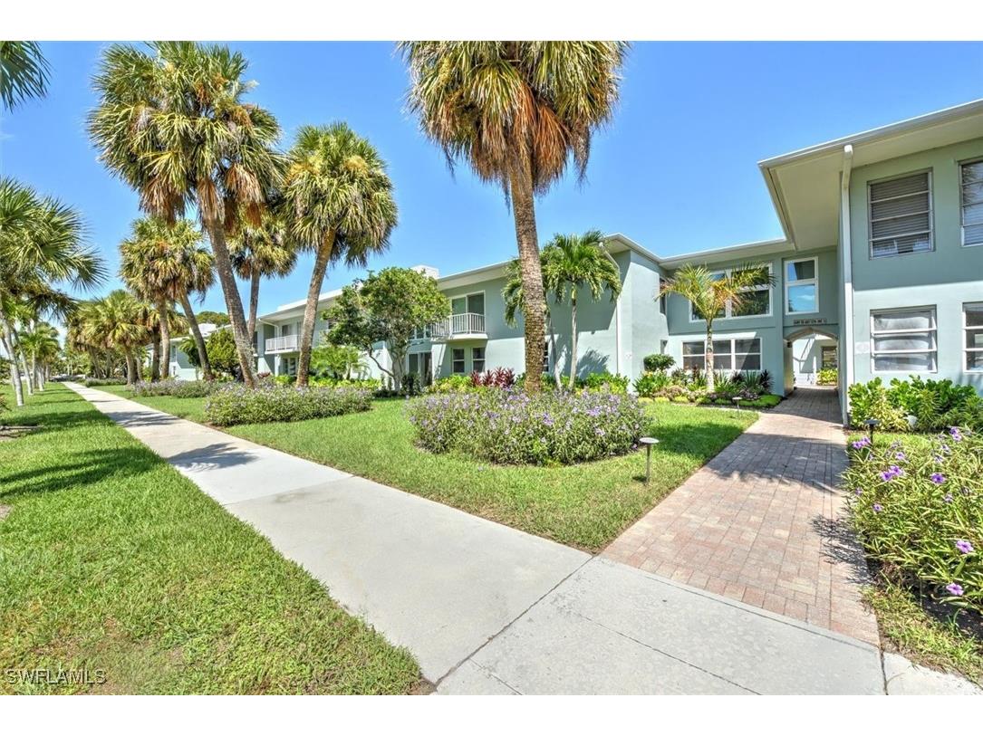 677 12th Avenue S #677 Naples FL 34102 225030843 image1