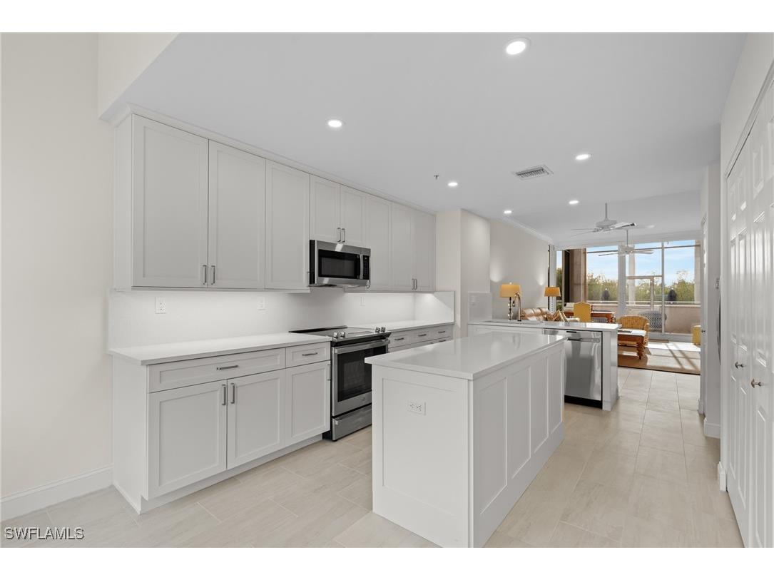 6849 Grenadier Boulevard #104 Naples FL 34108 224104945 image2