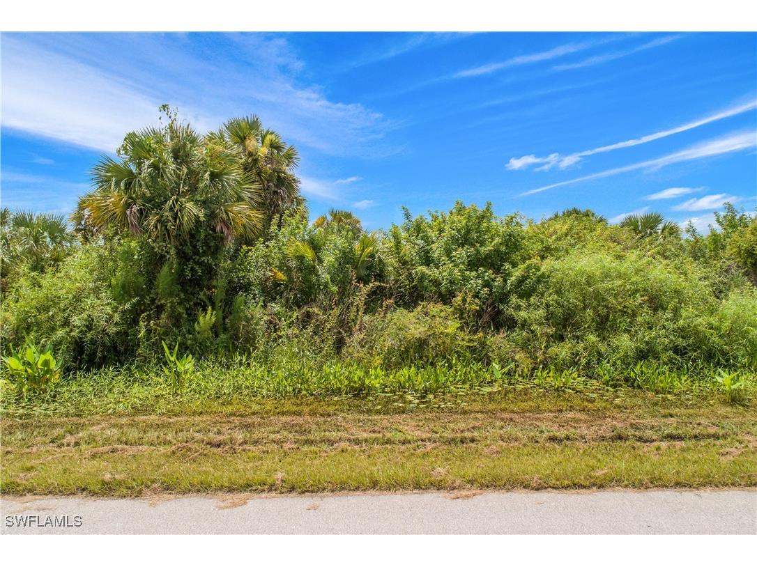 688 39th Avenue NW Naples FL 34120 224077754 image1