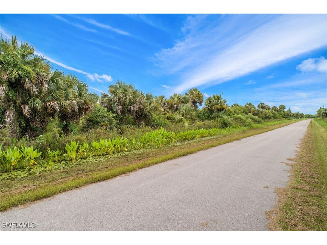 688 39th Avenue NW Naples FL 34120 224077754 image4