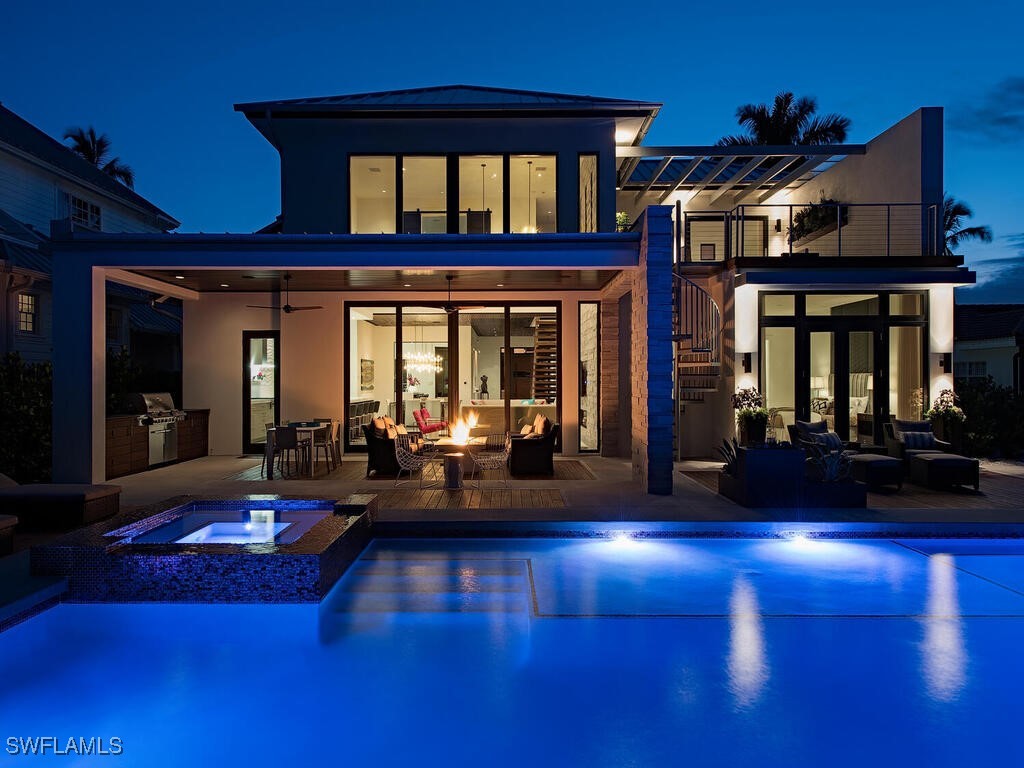 688 3rd Street N Naples FL 34102 225047838 image1